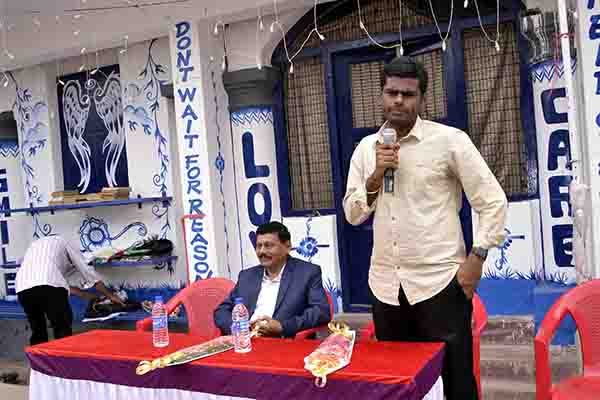 ಜಿಲ್ಲಾ ಪೊಲೀಸ್‍ನಿಂದ ಹೆಲ್ಪ್‍ಲೈನ್ ವಾಲ್ ಉಧ್ಘಾಟನೆ